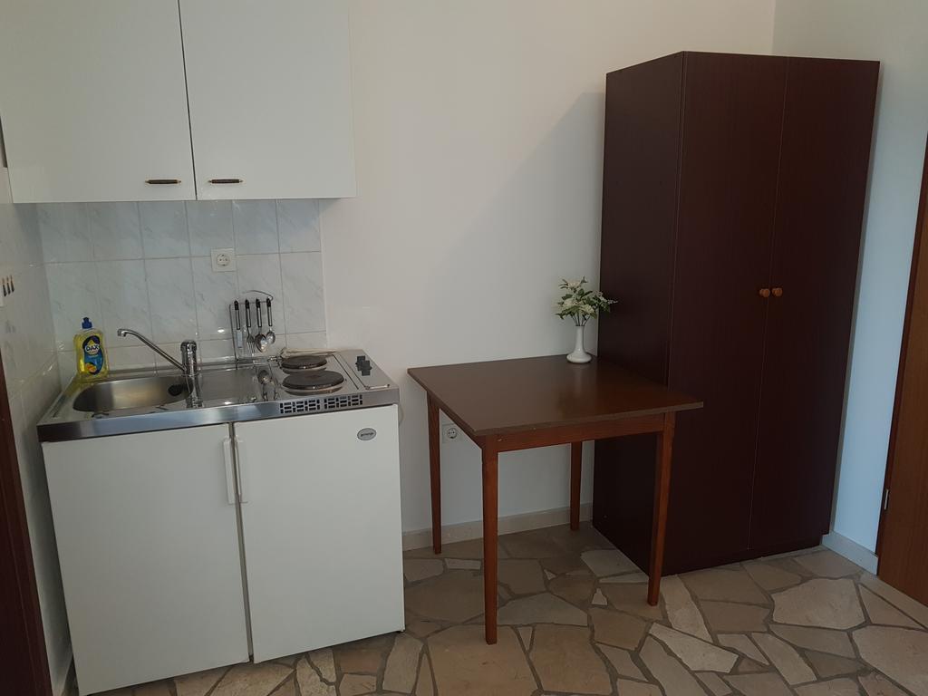 Apartments Plazibat Škrip Exterior foto