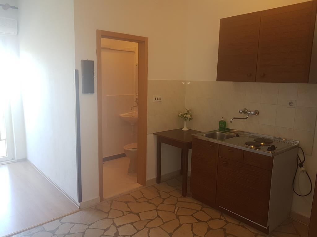 Apartments Plazibat Škrip Exterior foto